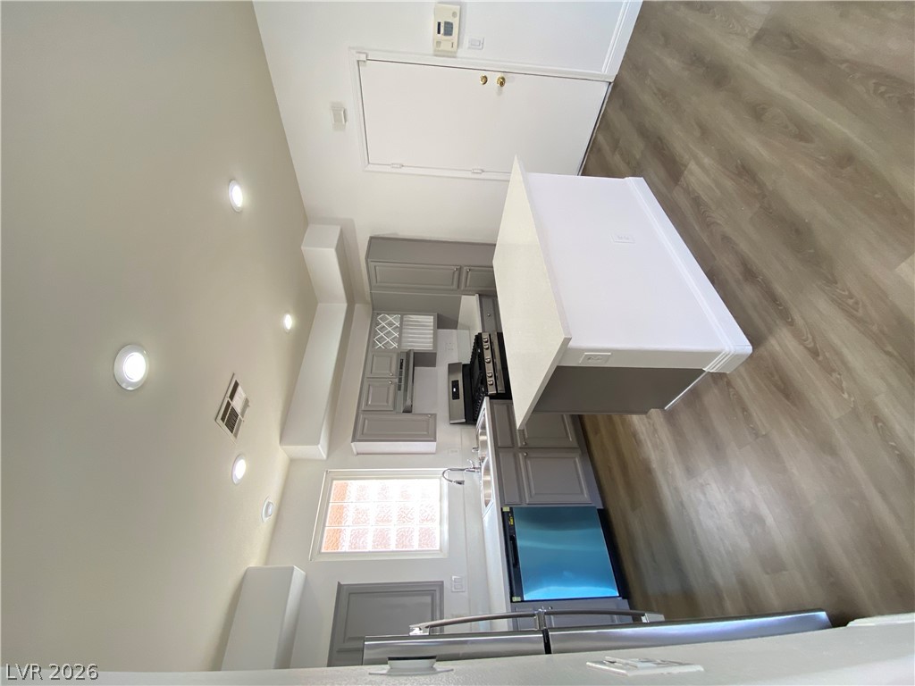 4432 Mount Penteli Avenue Property Photo 8