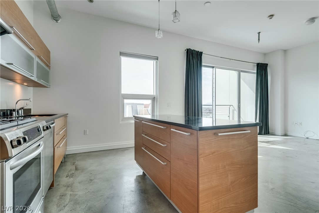 200 Hoover Avenue 1802 Property Photo 12