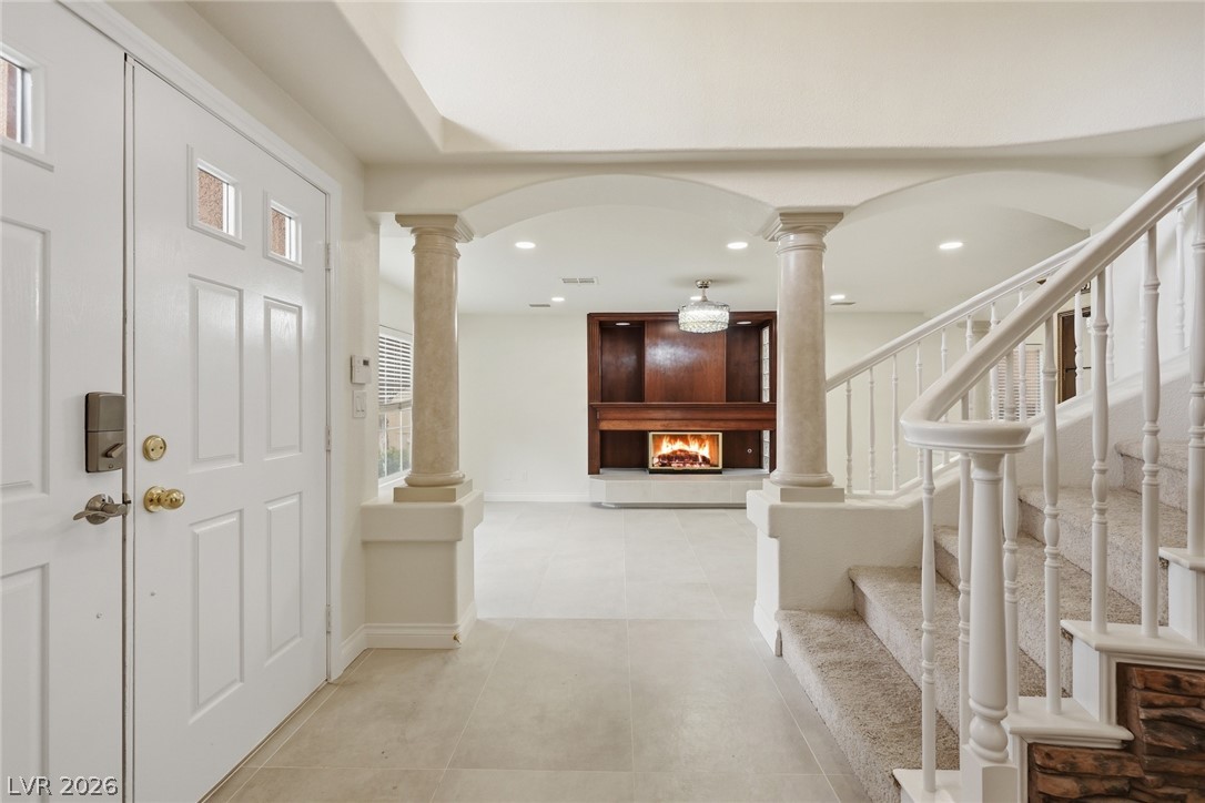 9081 Lawton Pine Drive Property Photo 4