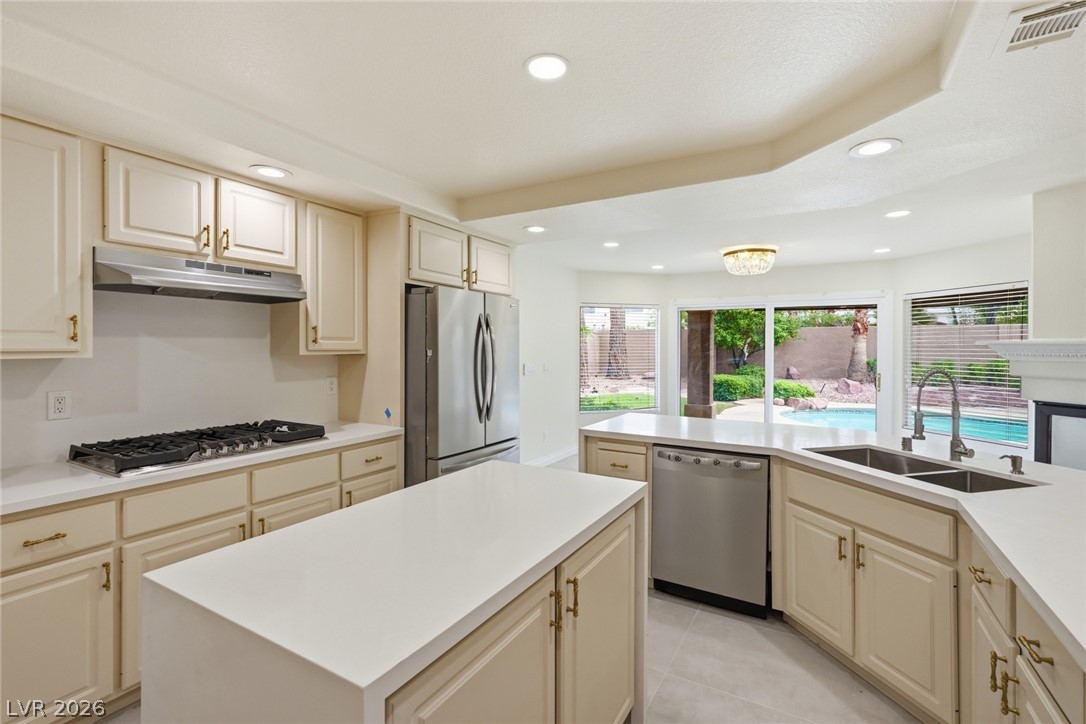 9081 Lawton Pine Drive Property Photo 6
