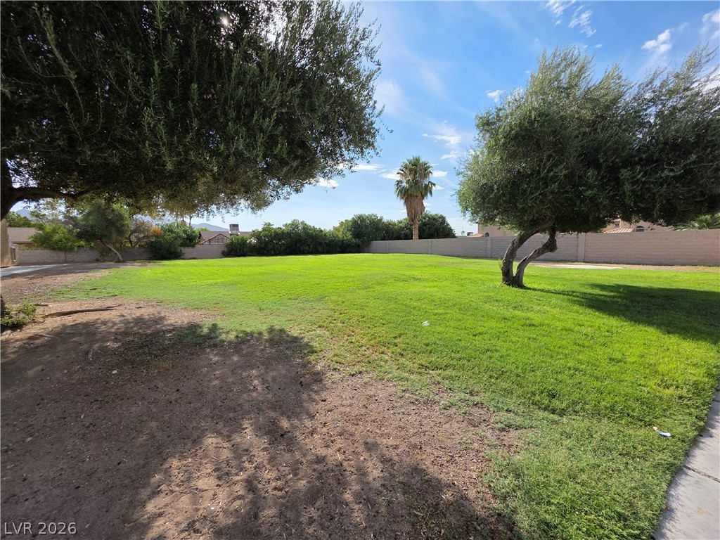 574 Roxella Lane C Property Photo 9
