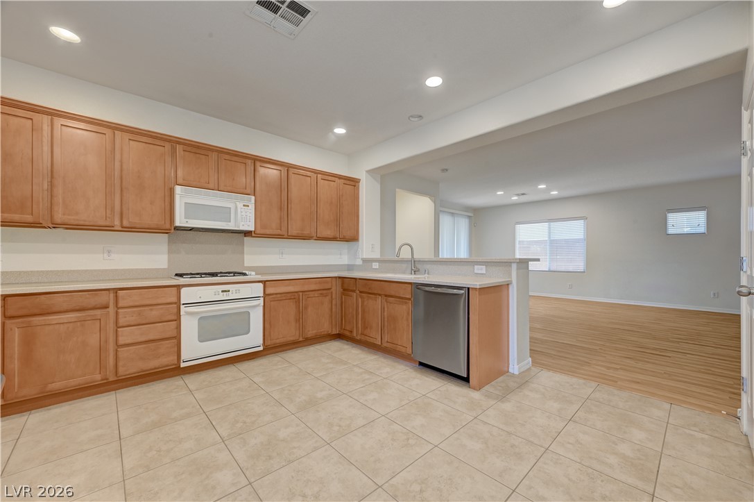 6444 Bristlebird Street Property Photo 6