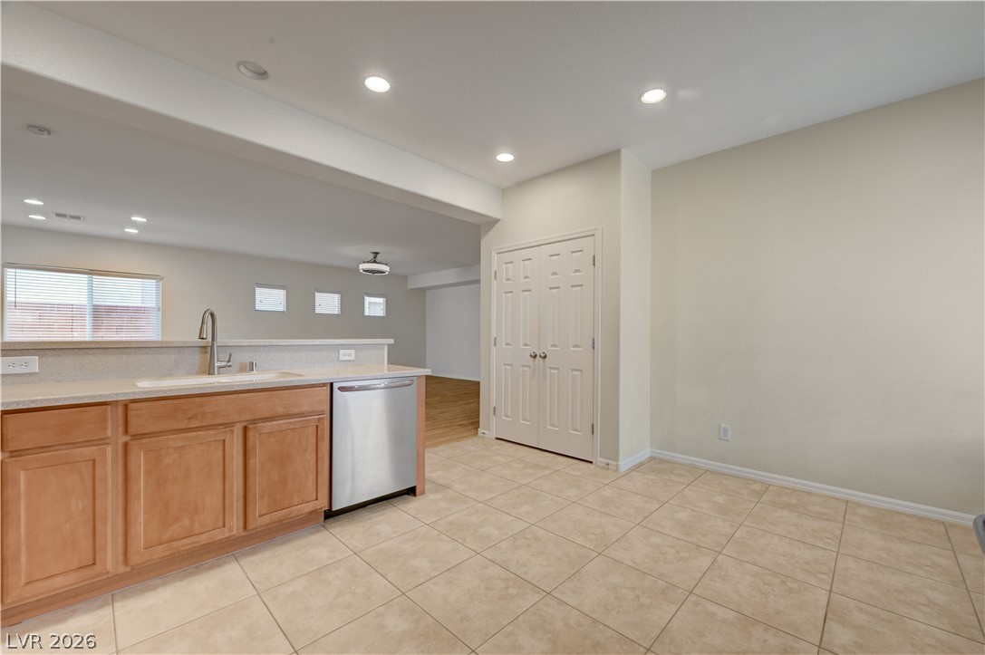 6444 Bristlebird Street Property Photo 8