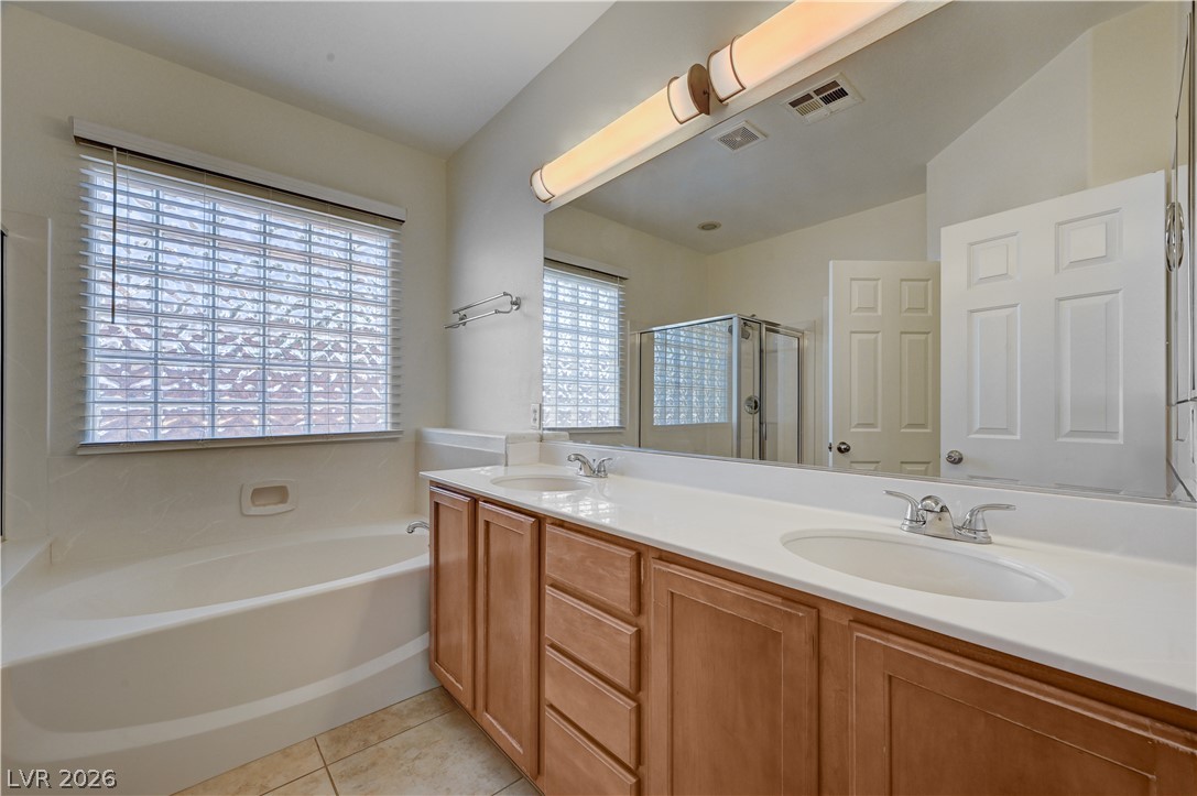 6444 Bristlebird Street Property Photo 12