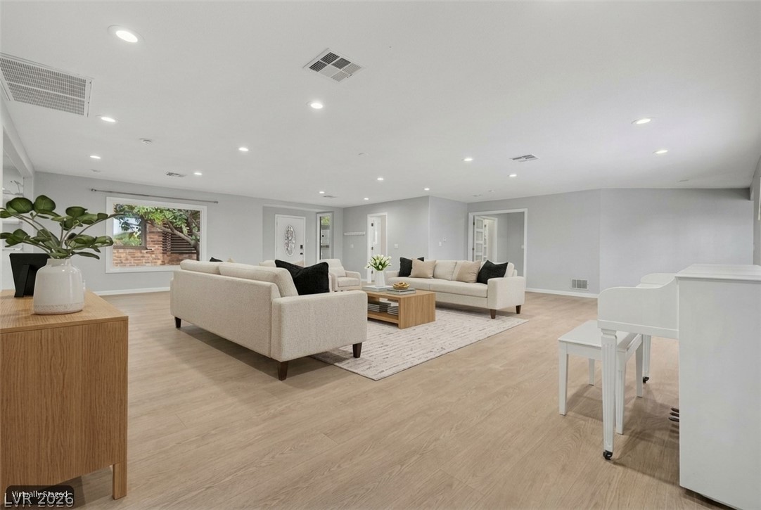 1572 Santa Anita Drive Property Photo 11