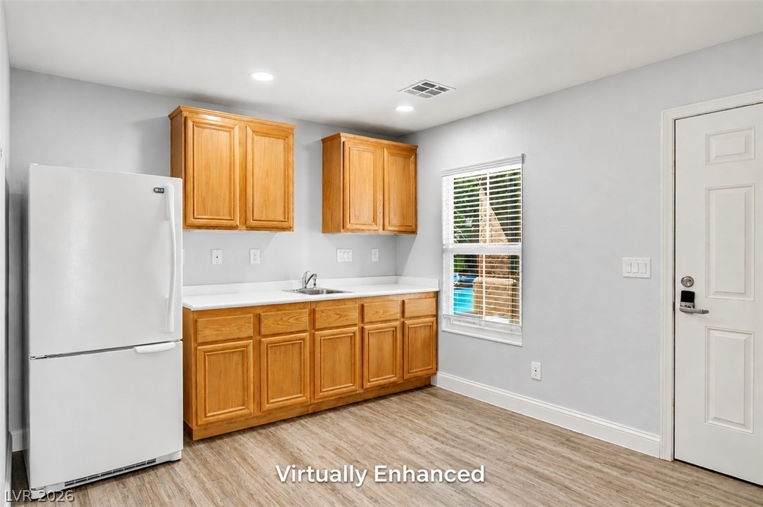 5527 Breecher Avenue Property Photo 9