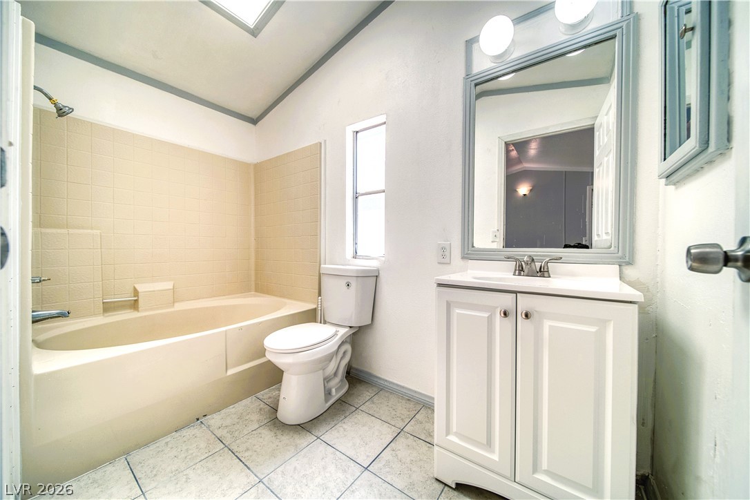 6920 Oakridge Avenue Property Photo 8