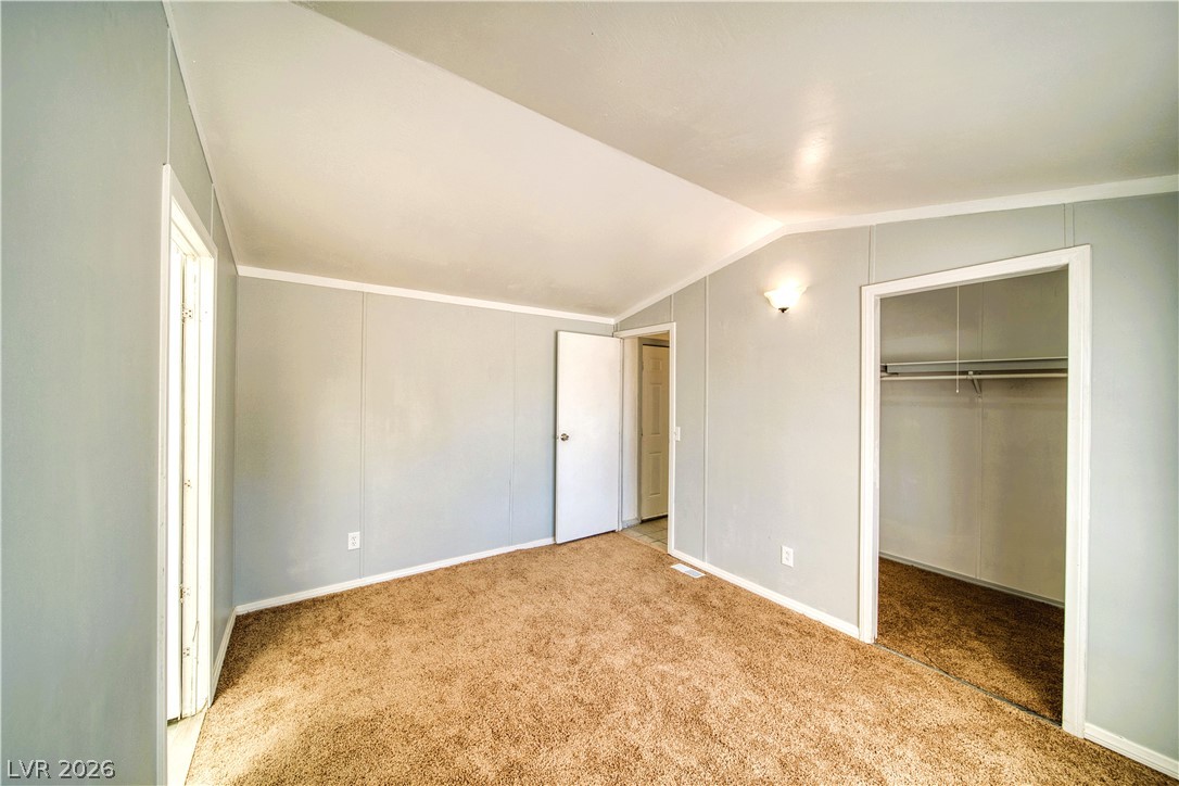 6920 Oakridge Avenue Property Photo 9