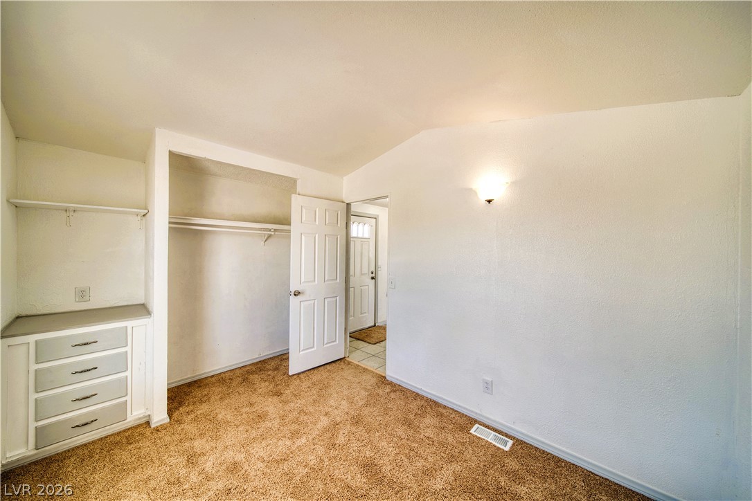 6920 Oakridge Avenue Property Photo 10