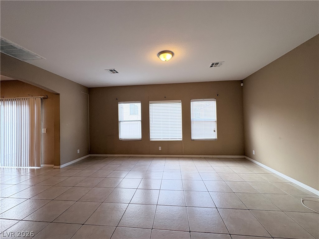 5014 Golden Antelope Way Property Photo 5