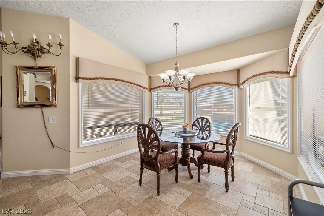 2181 East Winery Road Property Photo 15