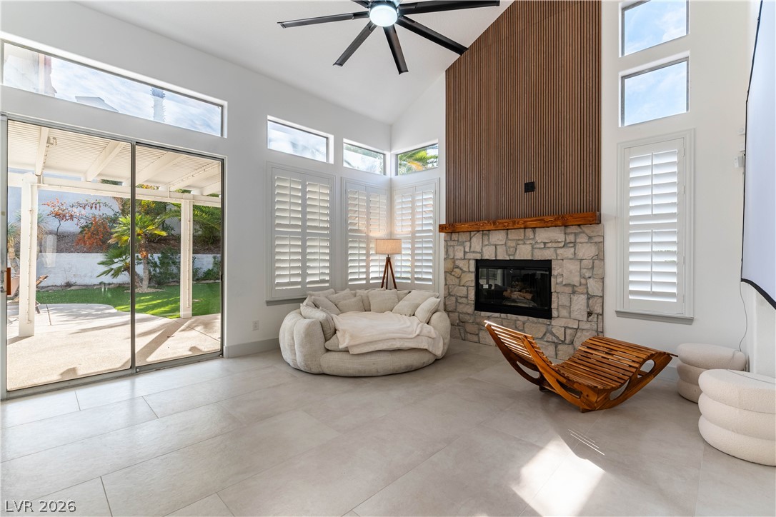 2909 Sterling Cove Drive Property Photo 11