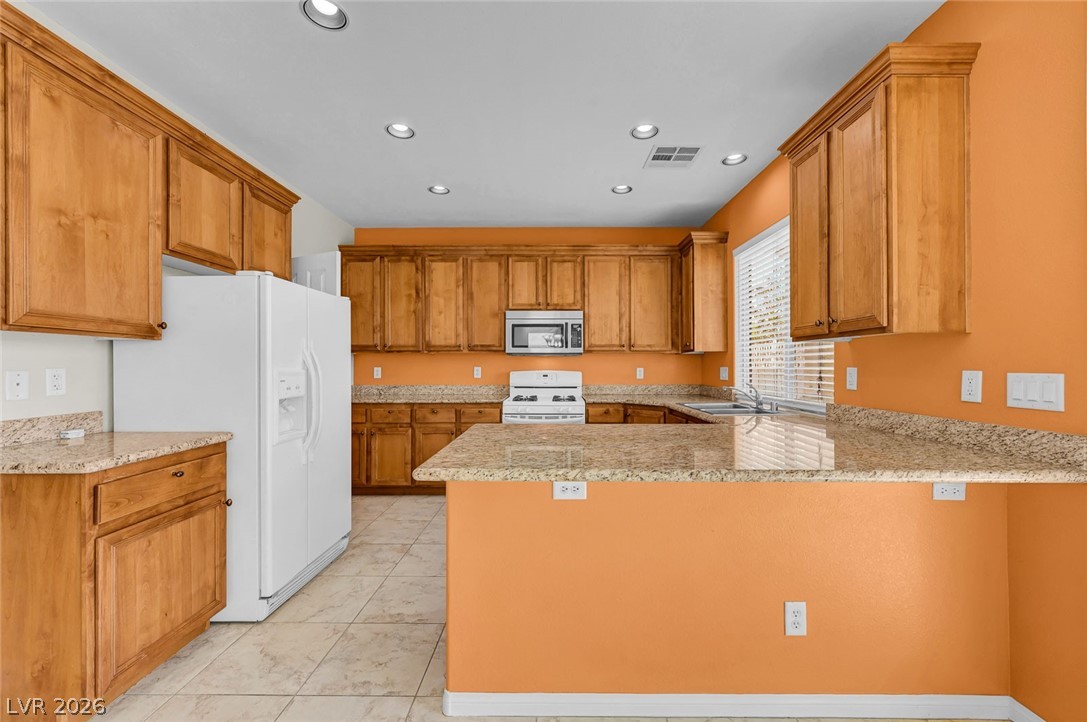 977 Sparkling Light Street Property Photo 5