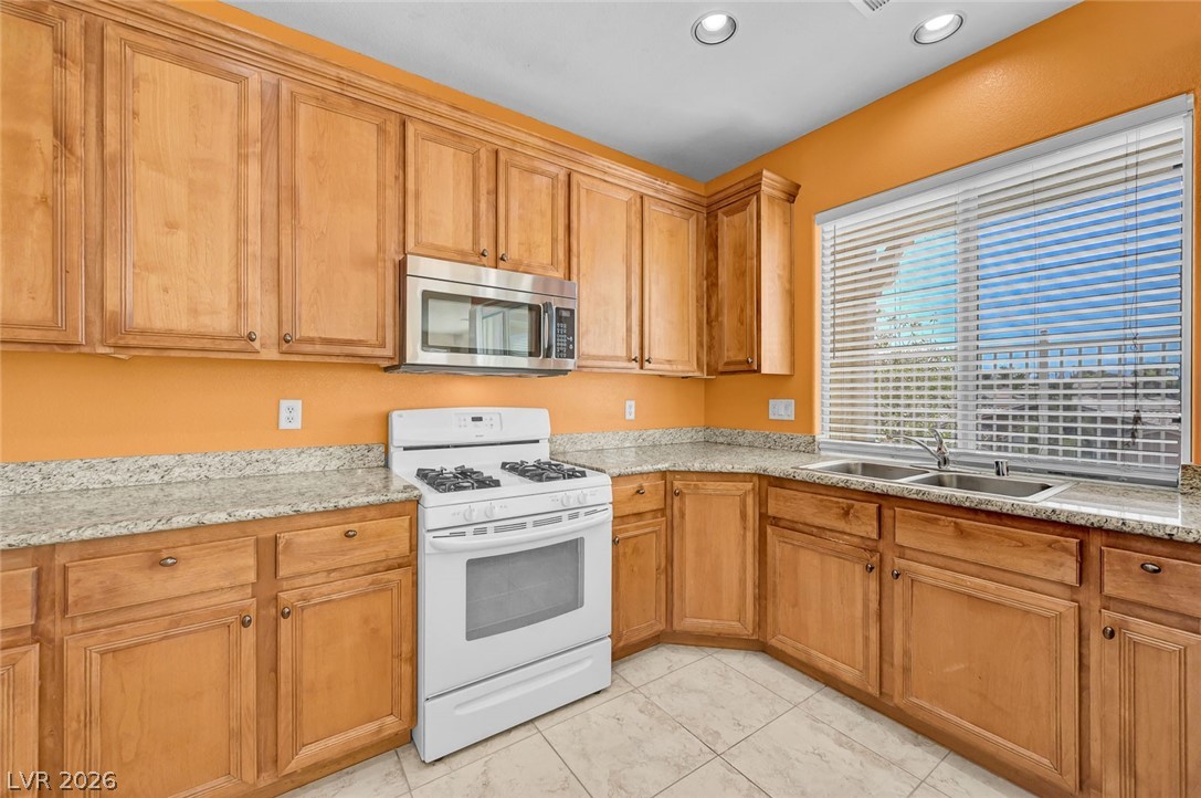 977 Sparkling Light Street Property Photo 31