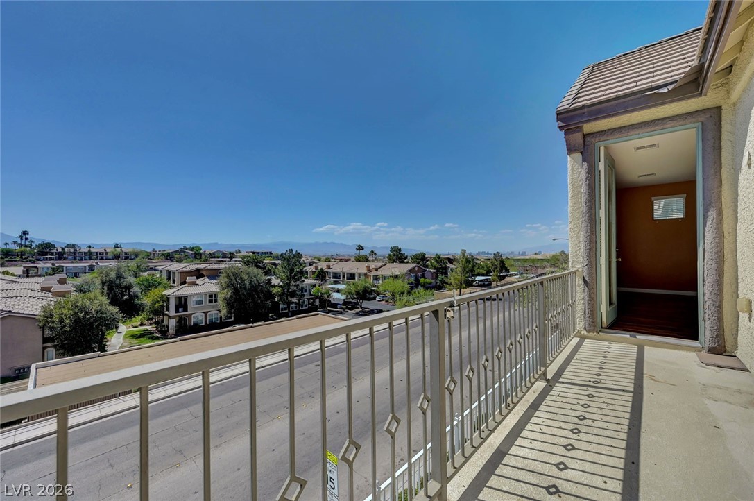 977 Sparkling Light Street Property Photo 46
