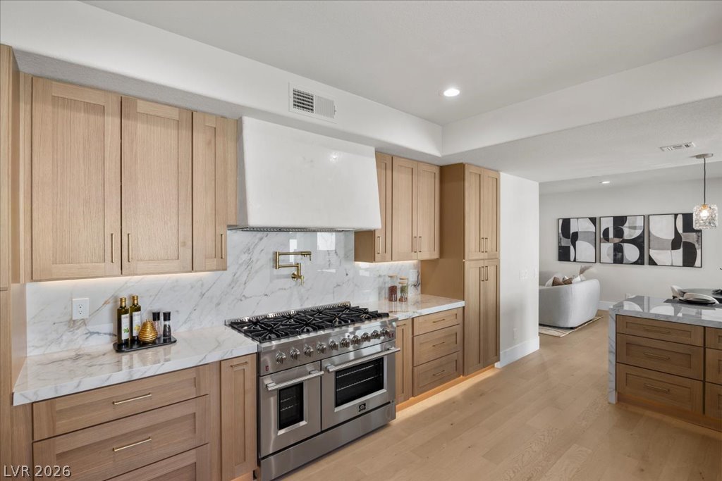 8024 Shorecrest Drive Property Photo 15