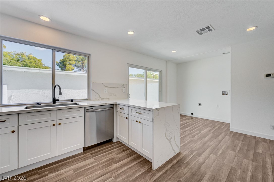 571 Greenbriar Townhouse Way Property Photo 19