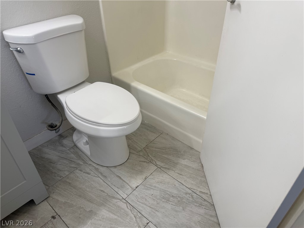 1381 East University Avenue 312 Property Photo 18