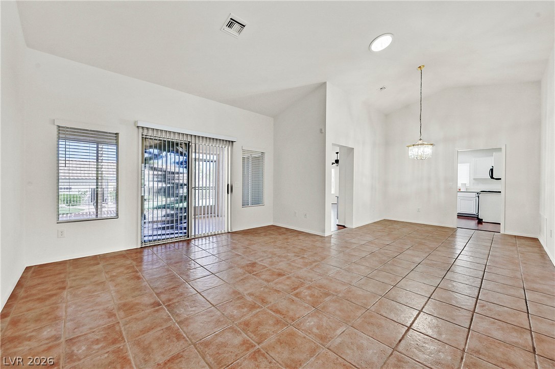 2708 Youngdale Drive Property Photo 3