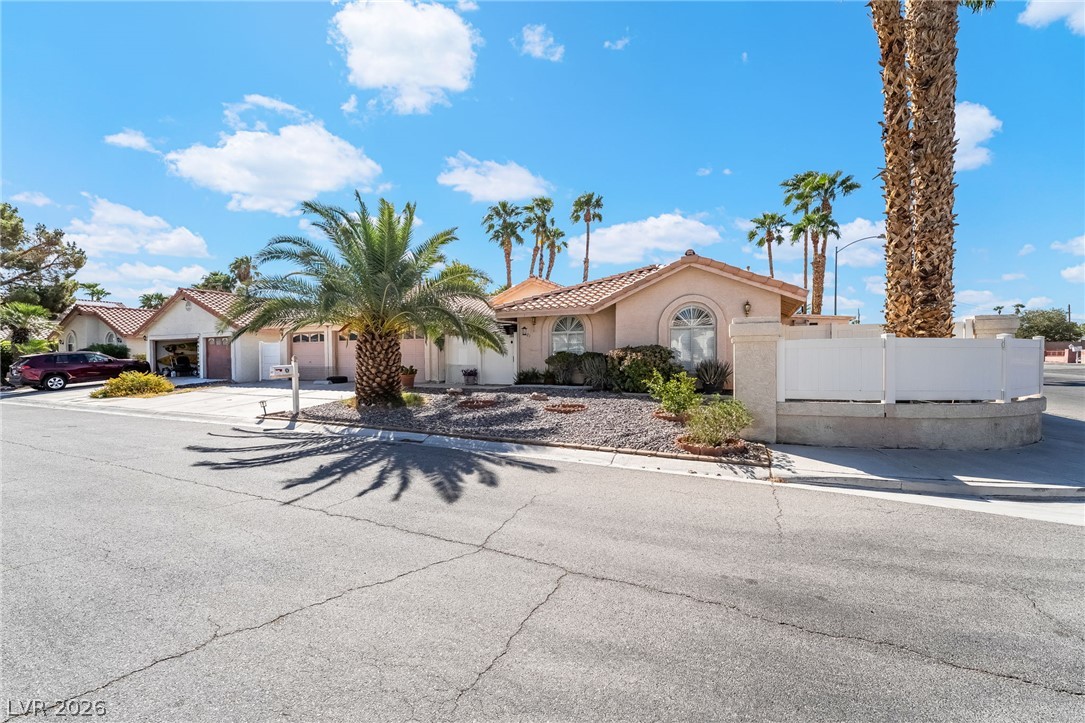 2621 Batelli Court Property Photo 3