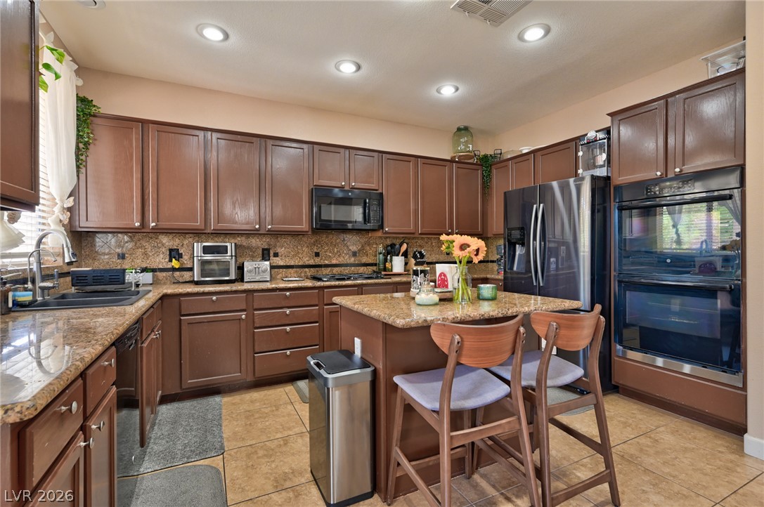 4925 Whisper Lake Avenue Property Photo 11