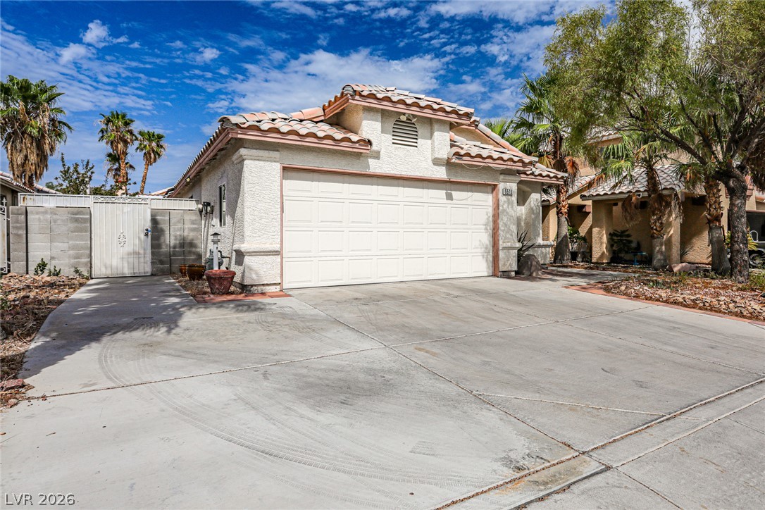 5519 Night Swim Lane Property Photo 2