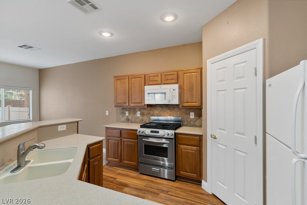 8710 Horizon Wind Avenue 103 Property Photo 7