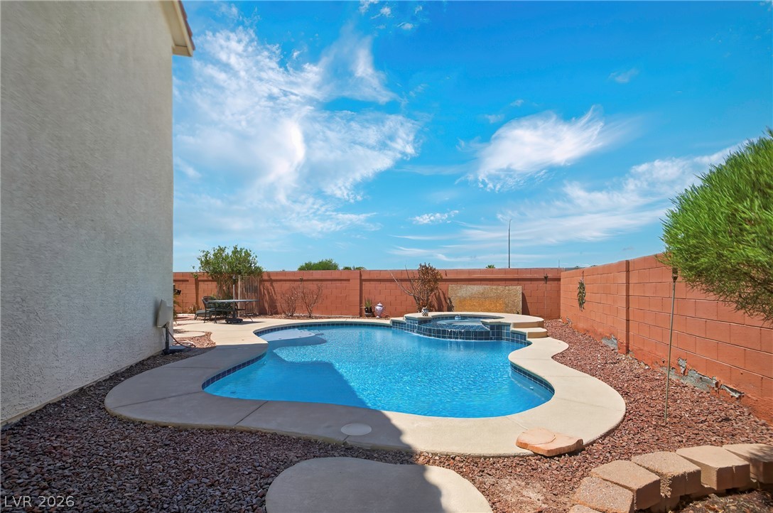 1035 Devon Lake Street Property Photo 25