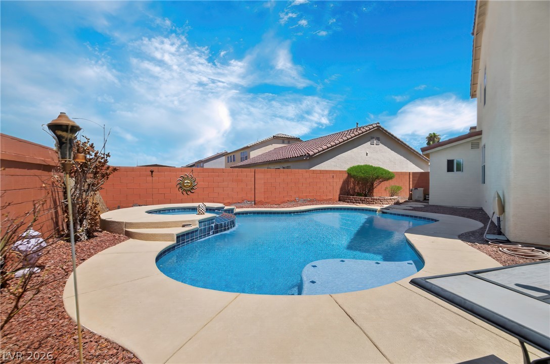 1035 Devon Lake Street Property Photo 27