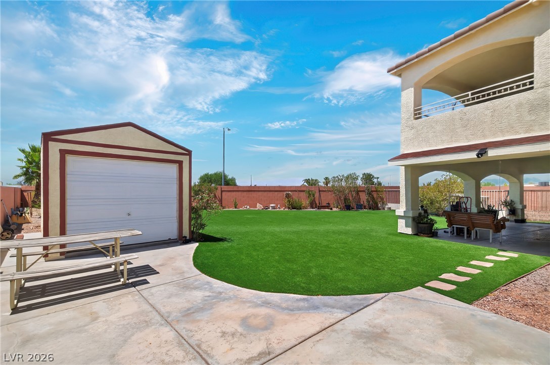 1035 Devon Lake Street Property Photo 31