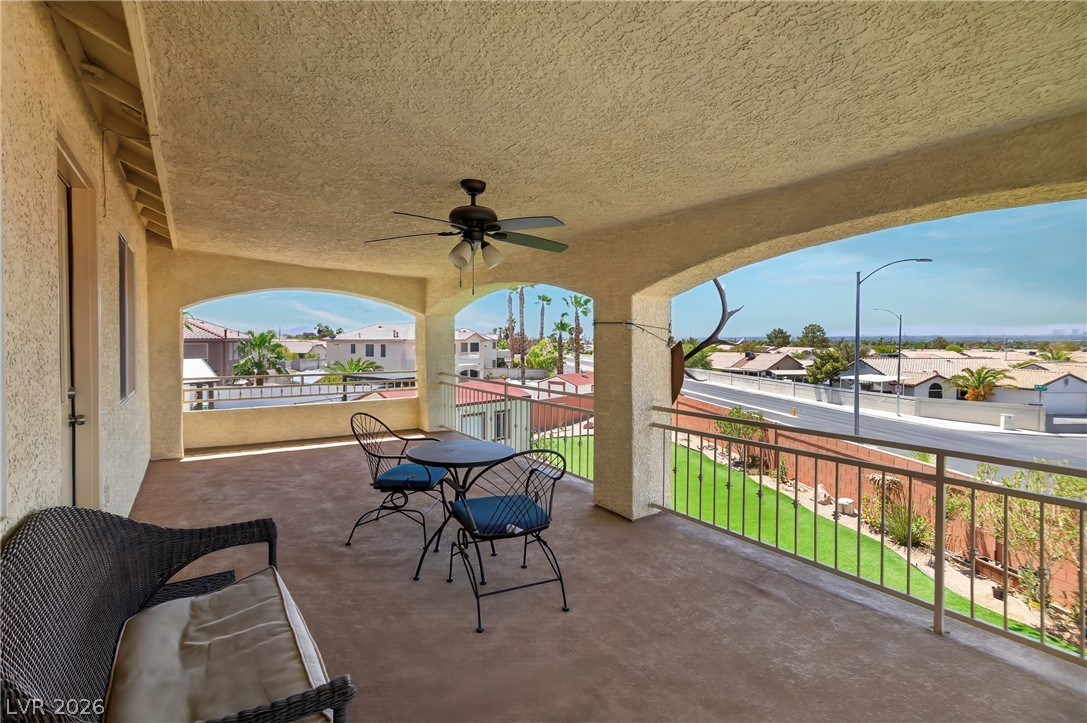 1035 Devon Lake Street Property Photo 33