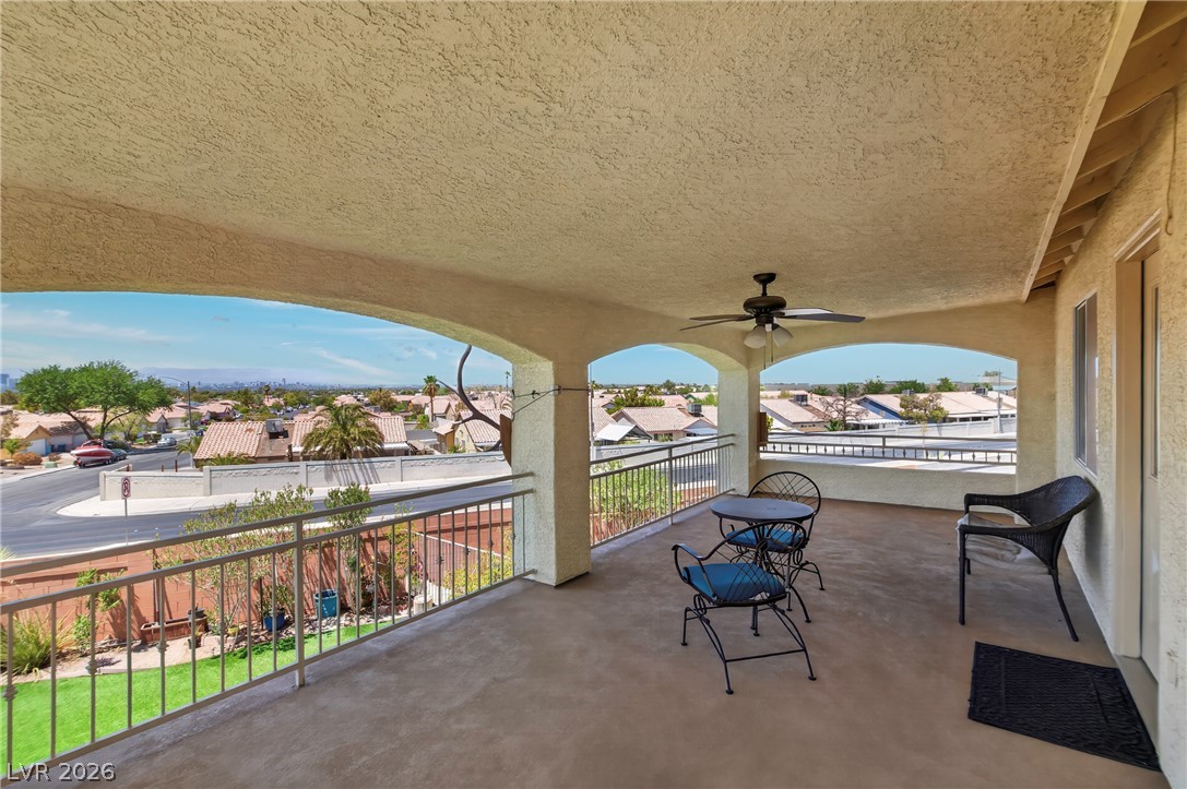 1035 Devon Lake Street Property Photo 34
