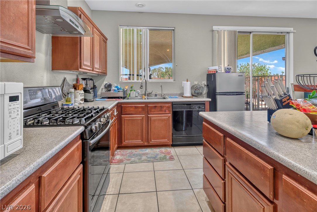 1035 Devon Lake Street Property Photo 55
