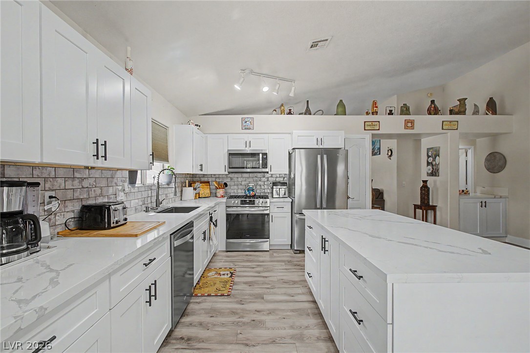 4316 Blushed Meadows Road Property Photo 16