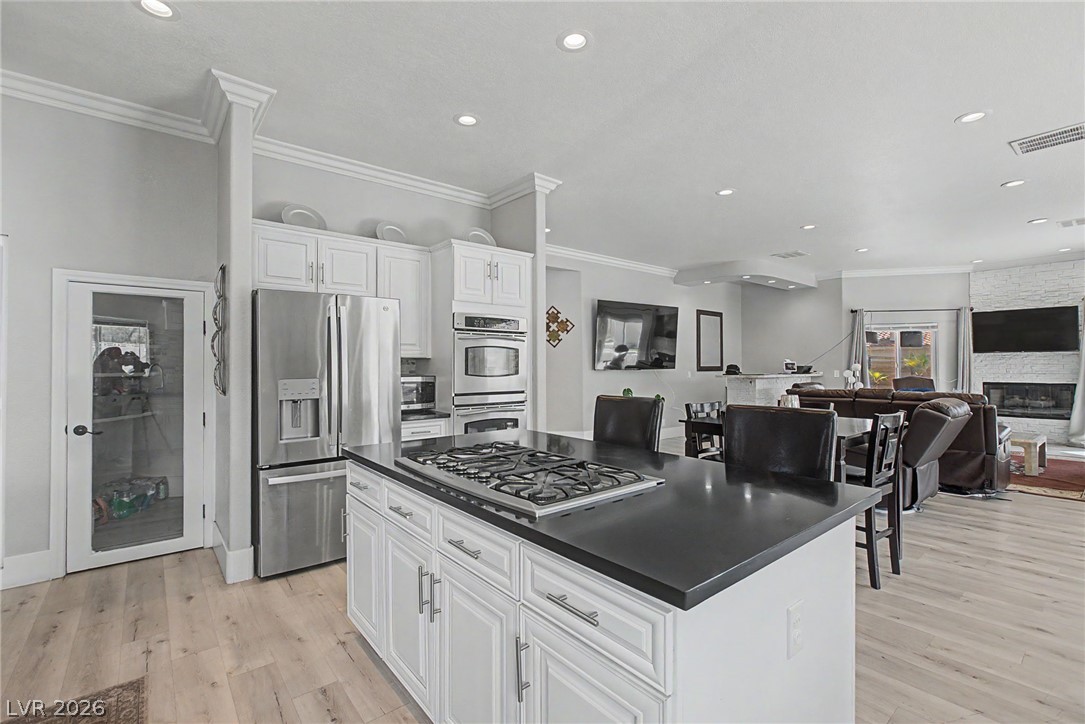 1931 Del Font Court Property Photo 25