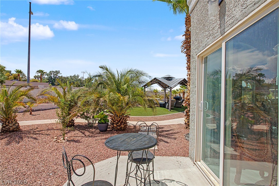 1931 Del Font Court Property Photo 45