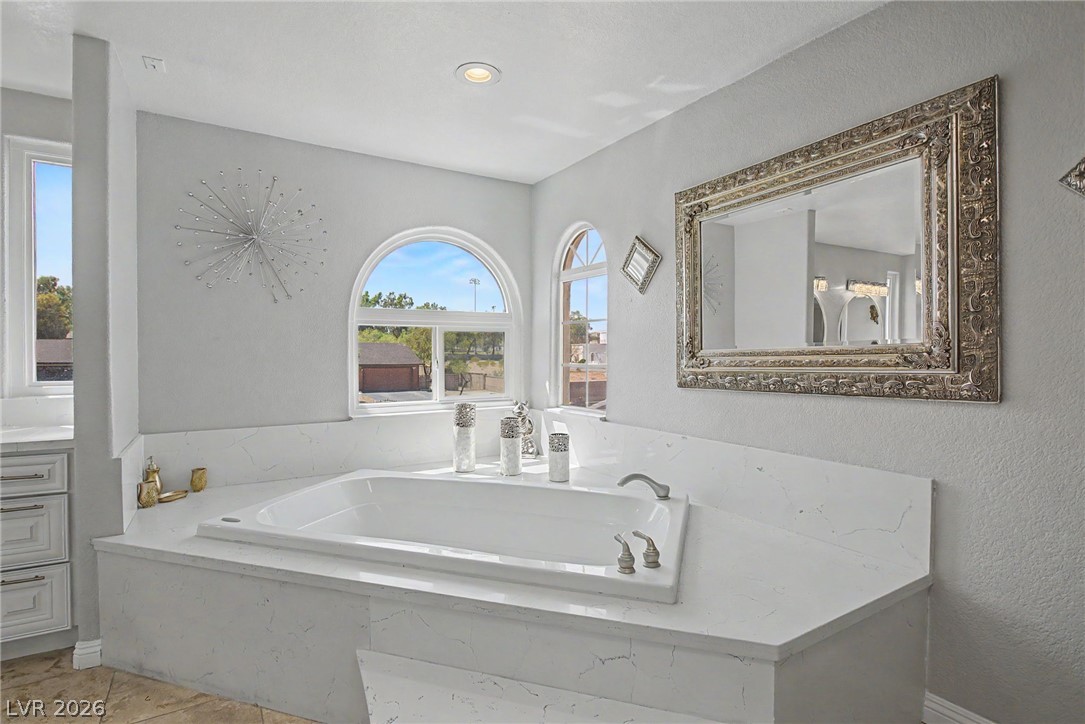 1931 Del Font Court Property Photo 68
