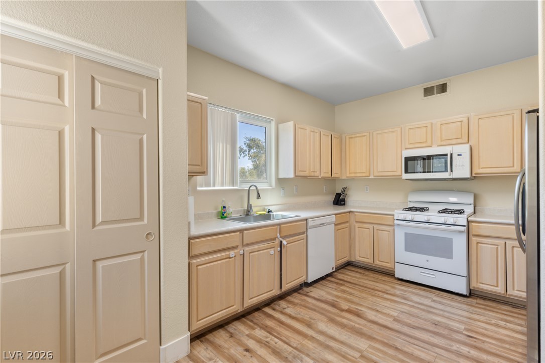 3924 Quiet Pine Street 203 Property Photo 12