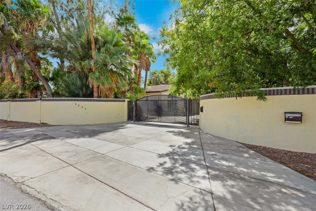 4301 Quadrel Street Property Photo 5
