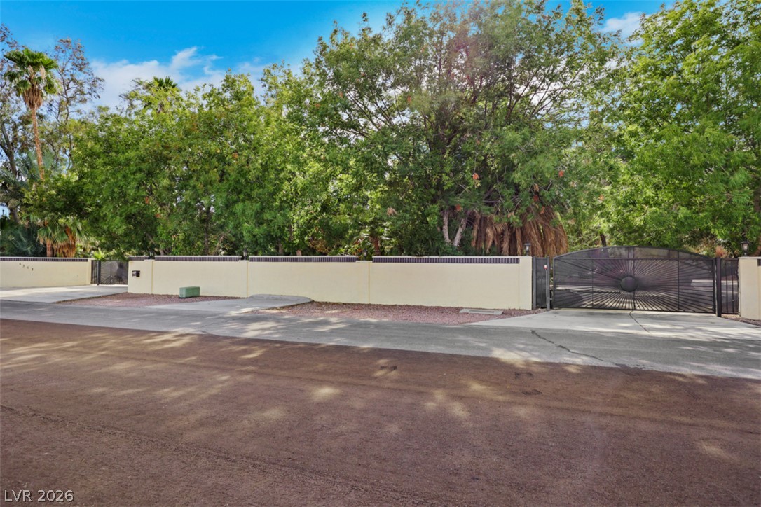 4301 Quadrel Street Property Photo 6