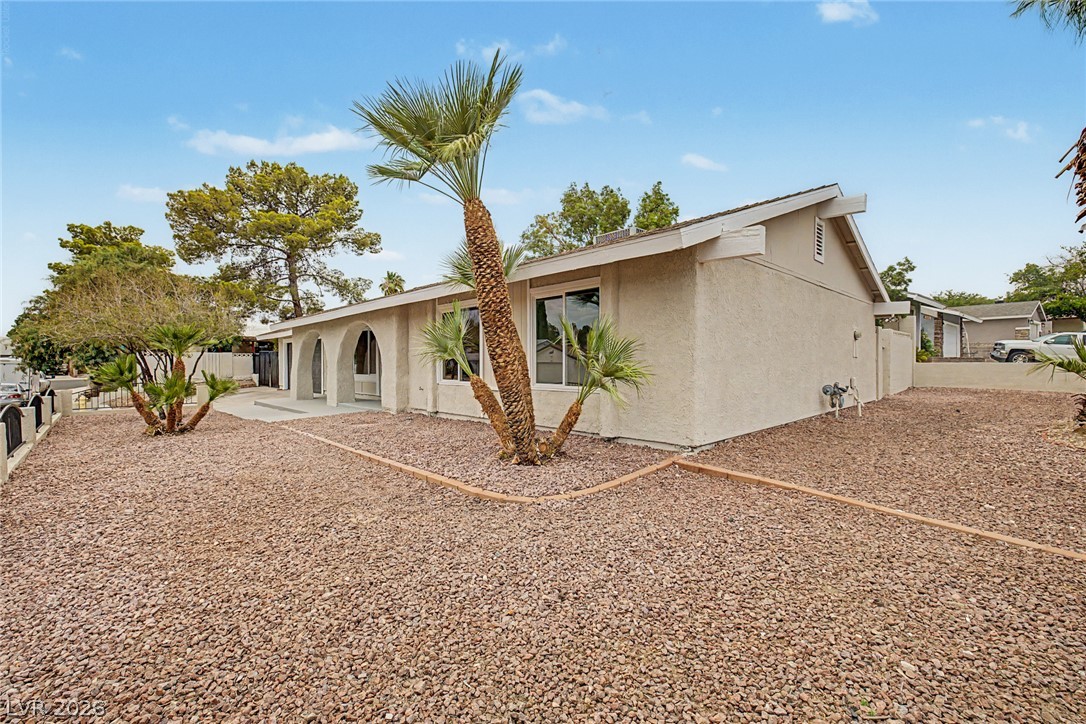 1402 Esther Drive Property Photo 4