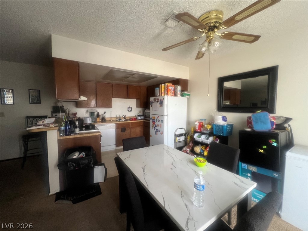 1461 Tamareno Circle C Property Photo 6