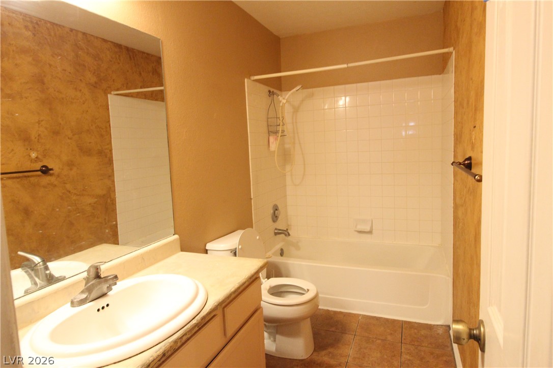 7721 Beach Falls Court Property Photo 10