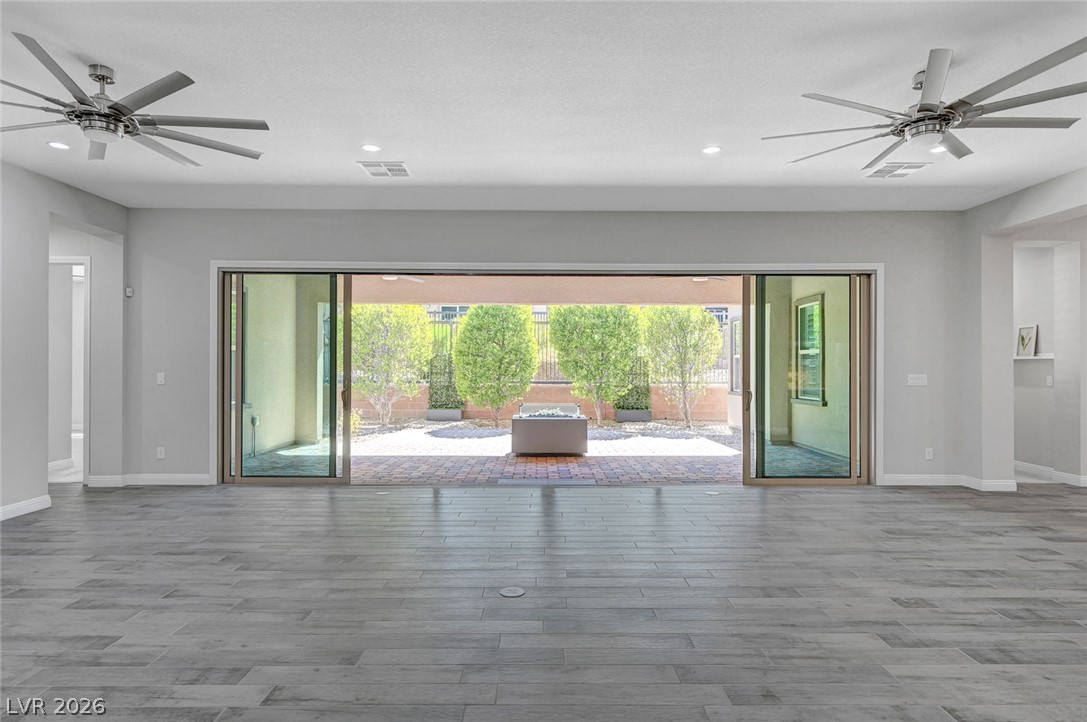 6709 Titanium Crest Street Property Photo 7