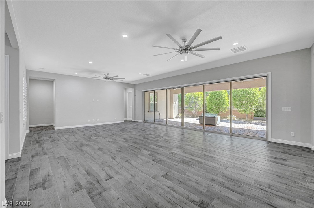 6709 Titanium Crest Street Property Photo 8