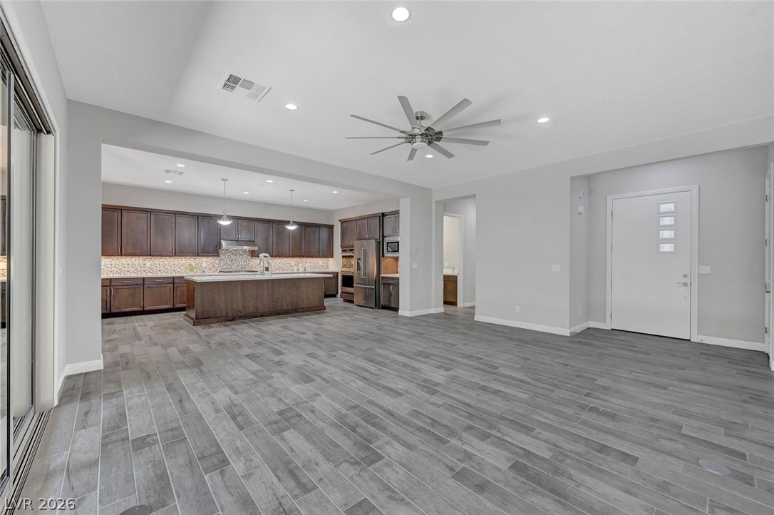 6709 Titanium Crest Street Property Photo 12