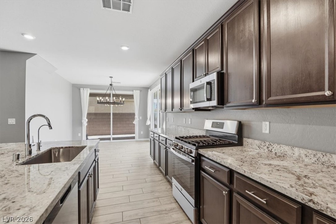 3935 Henny Avenue Property Photo 4