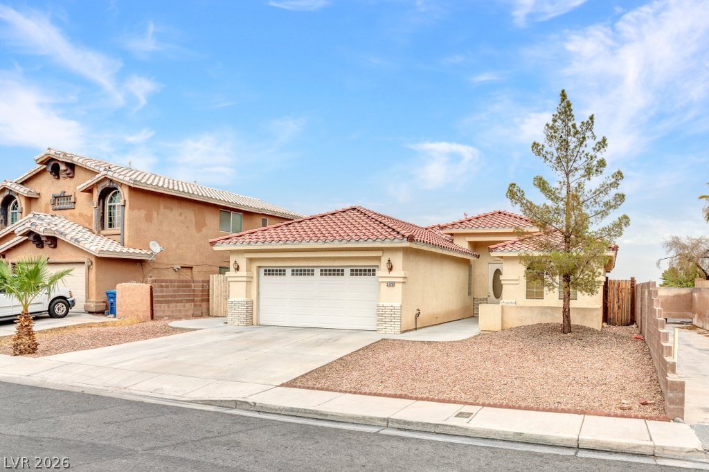 3726 Climbing Rose Street Property Photo 2