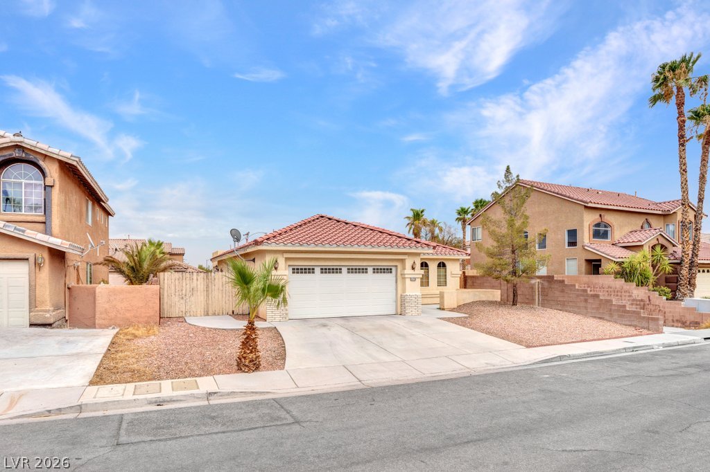 3726 Climbing Rose Street Property Photo 3