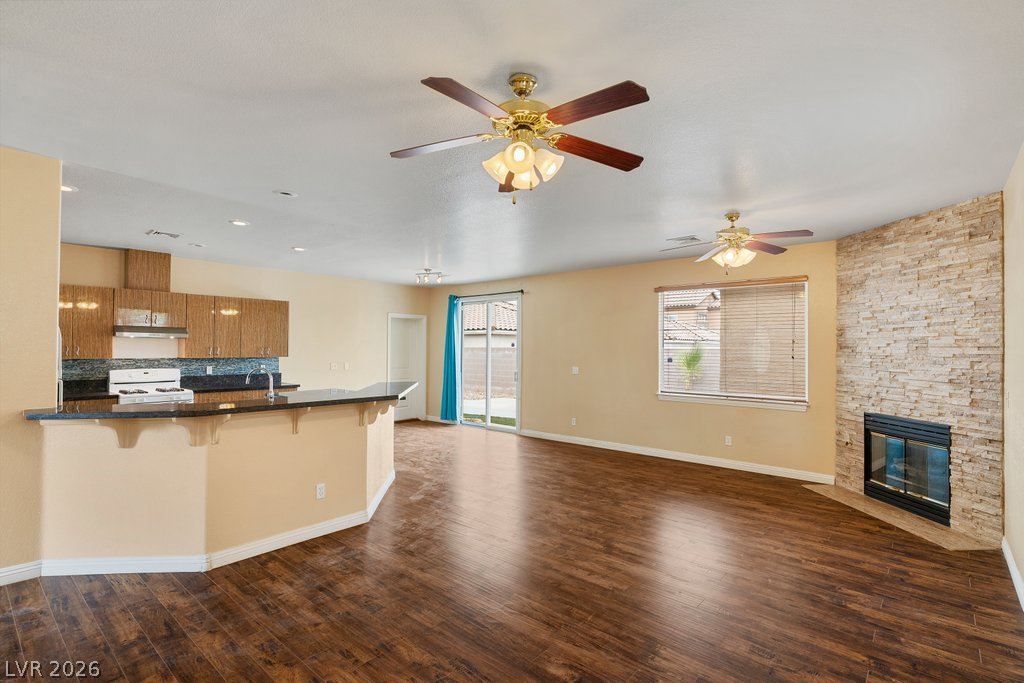 3726 Climbing Rose Street Property Photo 8